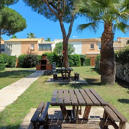 Appartement Sortie Village Naturiste - Rez De Jardin - Piscine