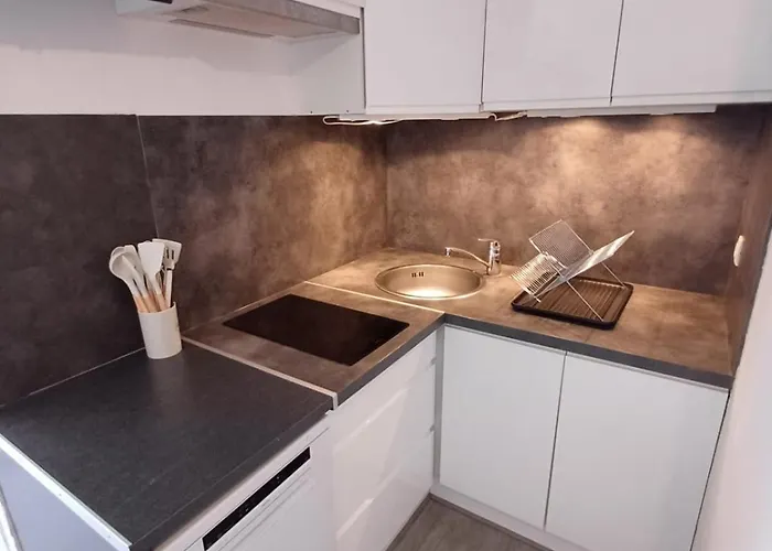 Sortie Village Naturiste - Rez De Jardin - Piscine アパート