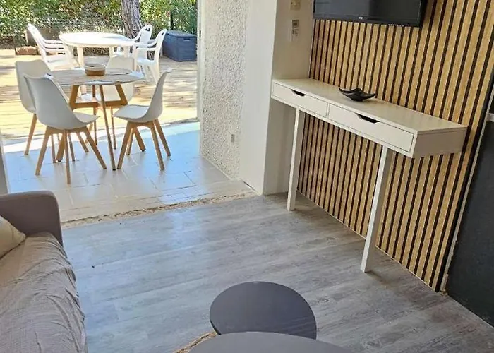 Sortie Village Naturiste - Rez De Jardin - Piscine * アグド